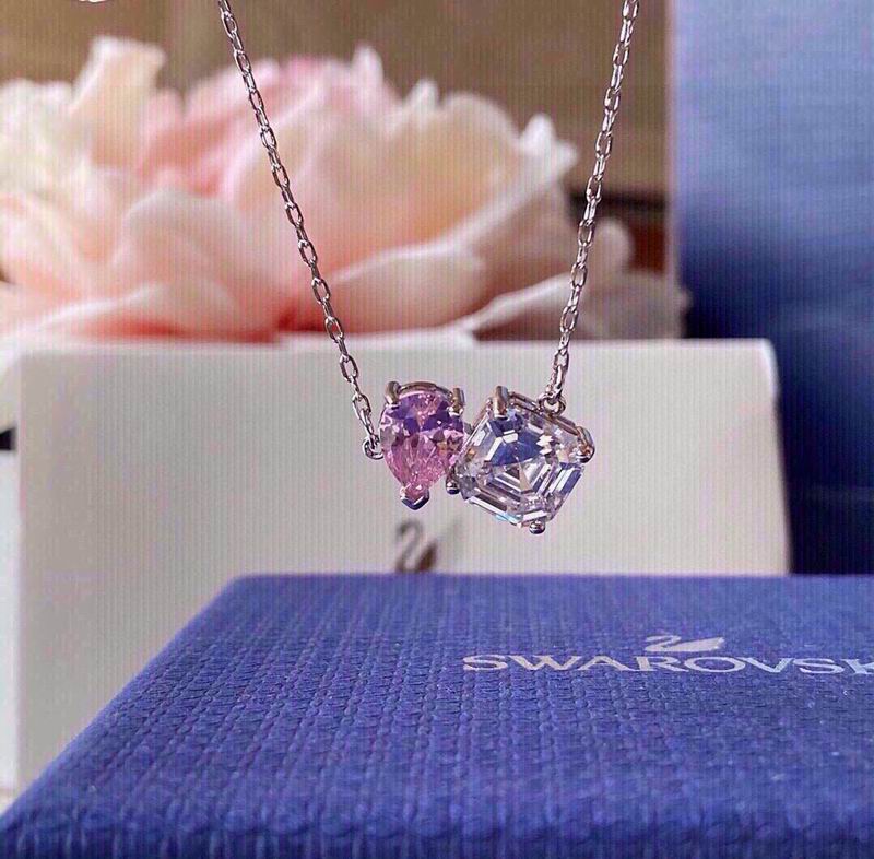 Swarovski Necklace 04yxh16